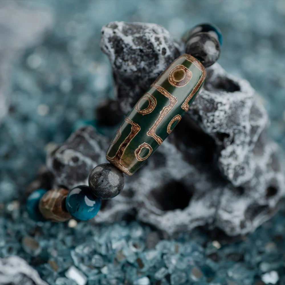Hoseiki Tibetan Dzi Series The Lush Aura Bracelet 2