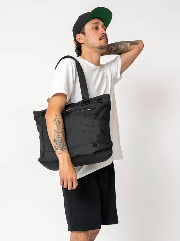 Rennen Ripstop Tote in Black Color 8