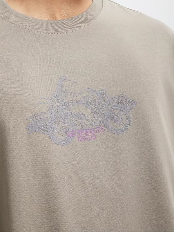 "Take The Road Less Traveled" Foam Print T-Shirt in Grey Color 6