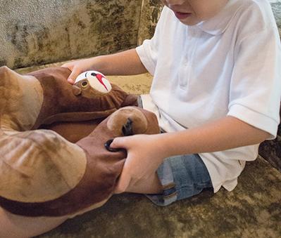 Travelmall Kid's Inflatable Neck Pillow With Patented 3D Pump, Bull Dog Brown Edition