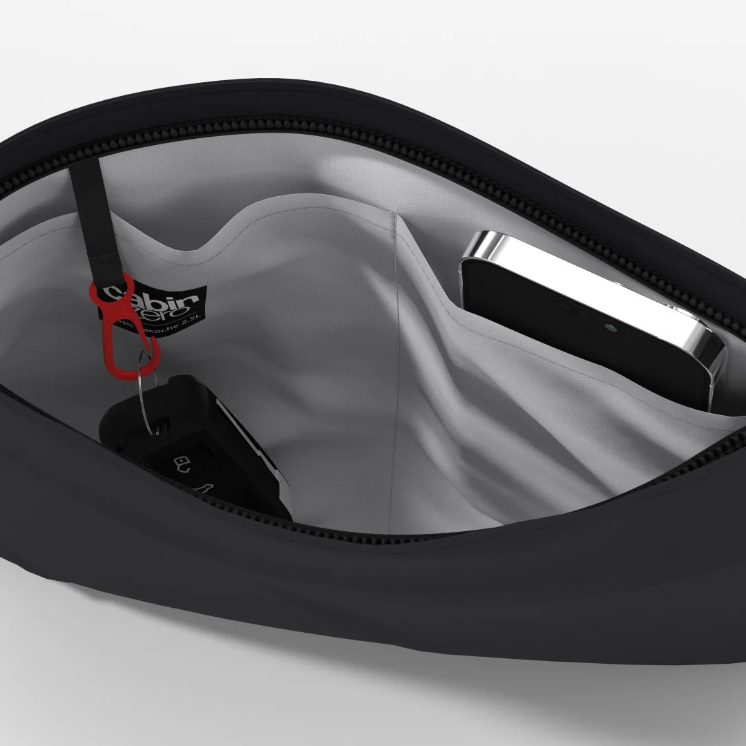 Cabinzero Classic Sacoche 2.5L in Absolute Black Color 5