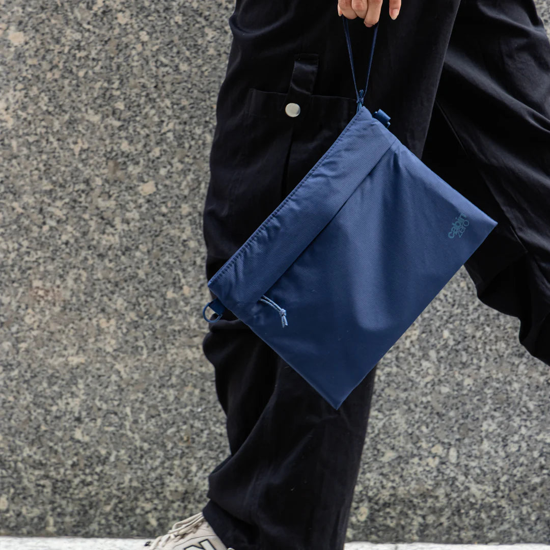 Cabinzero Classic Sacoche 2.5L in Blue Shimmer Color 8