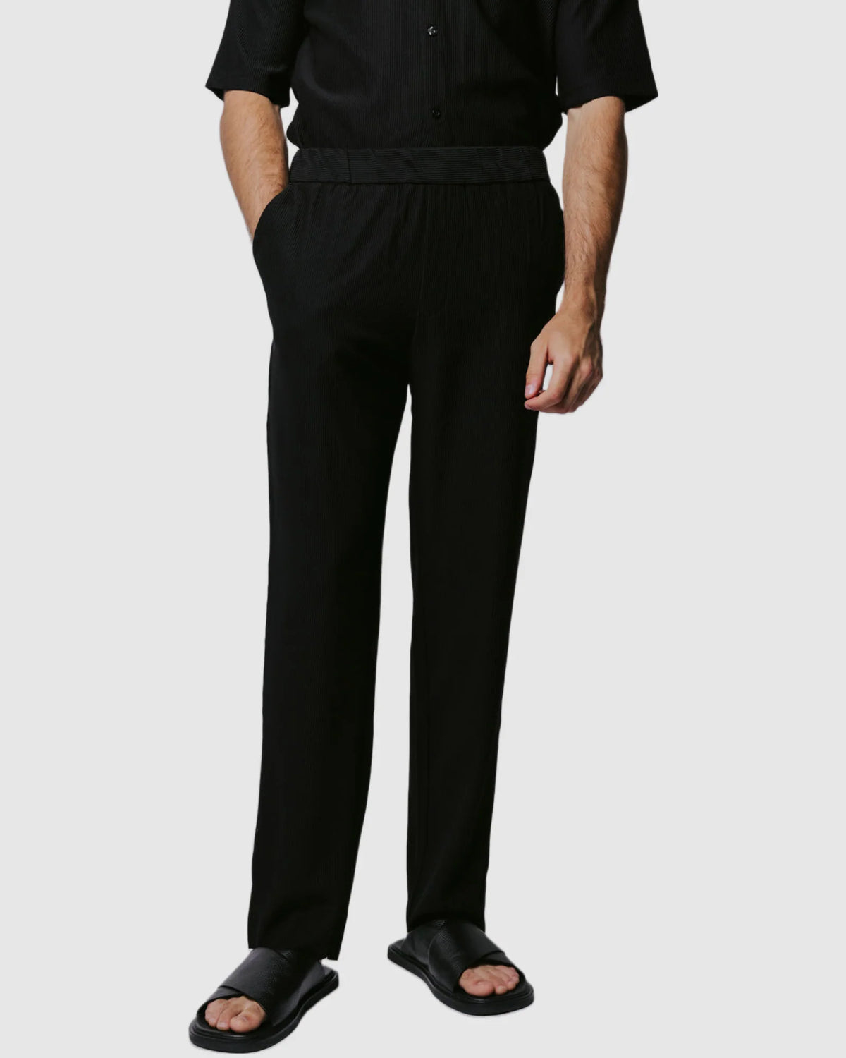 Justin Cassin Abade Pleated Pants in Black Color