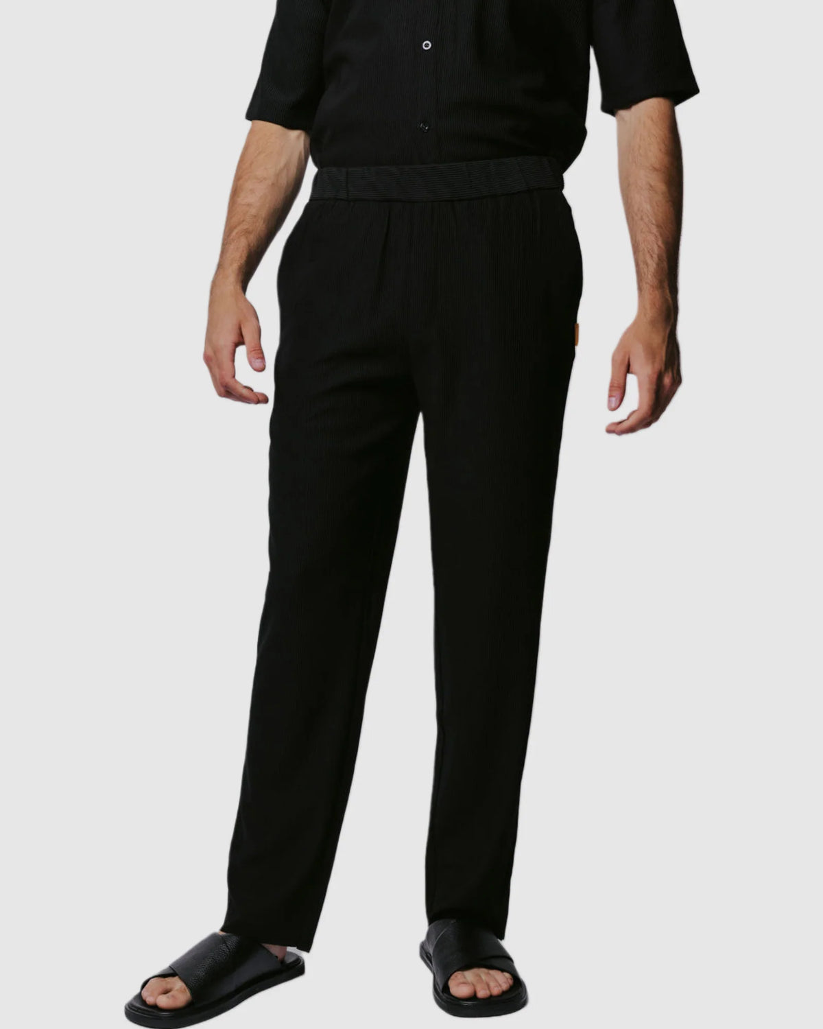 Justin Cassin Abade Pleated Pants in Black Color 4