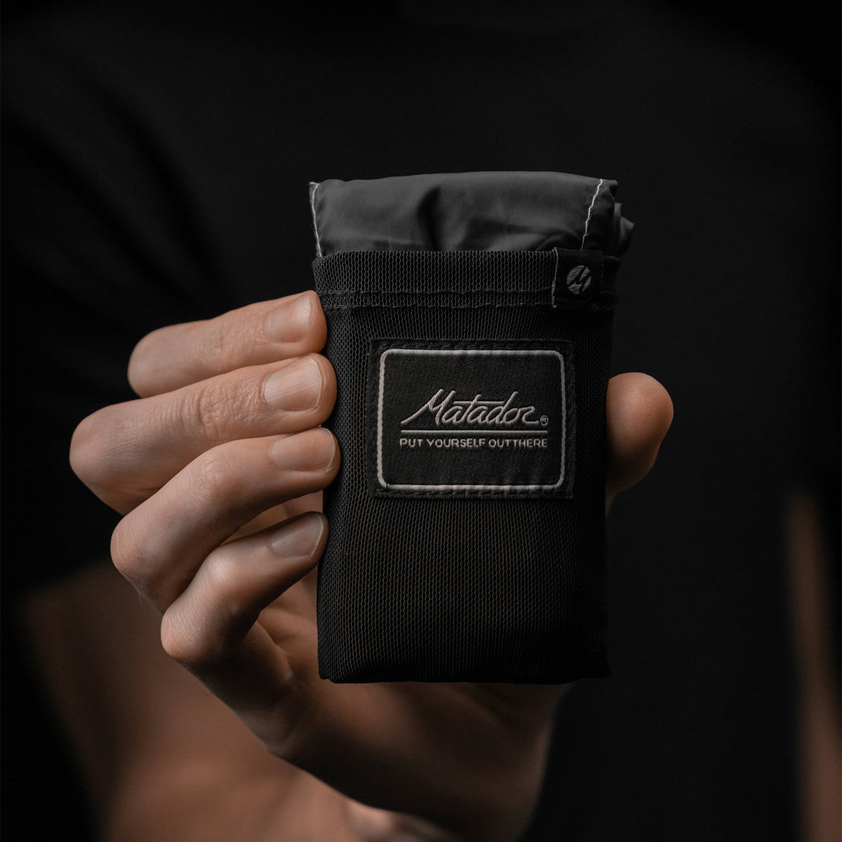 Matador Pocket Blanket™ in Black Color 2